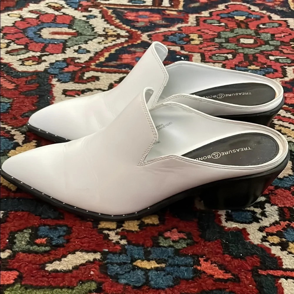 Cute Cowgirl White Mules - Picture 1 of 6